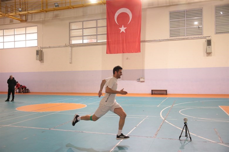 BADMİNTON BRANŞINDA MİLLİ SPORCULARIMIZIN SAĞLIK VE PERFORMANS TESTLERİ DAİREMİZDE GERÇEKLEŞTİRİLDİ.