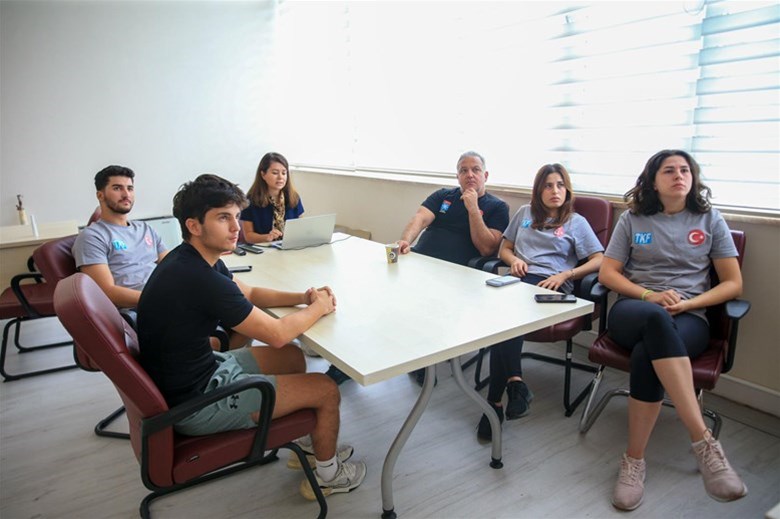 Geleceğe Güçlü Adımlar Atıyoruz, Şampiyonlar Bizimle!